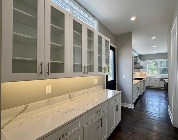 5514 MCKINLEY ST, Bethesda, MD 20817