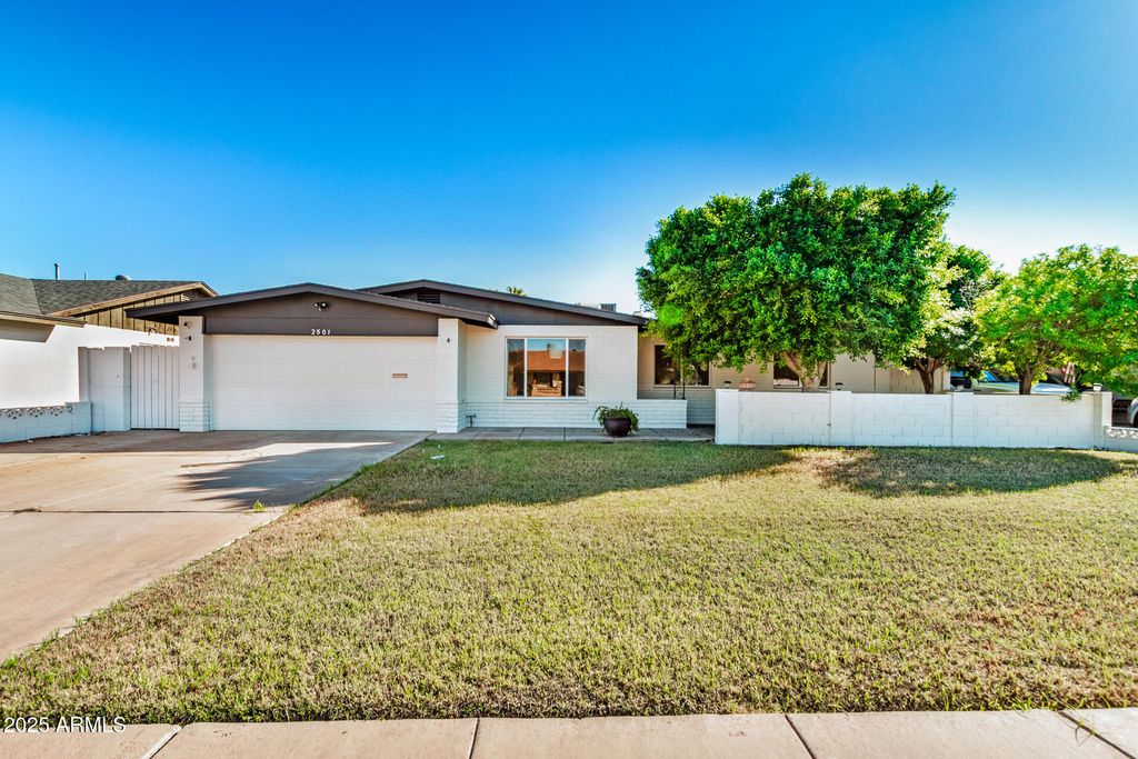 2501 E PEBBLE BEACH Drive, Tempe, AZ 85282