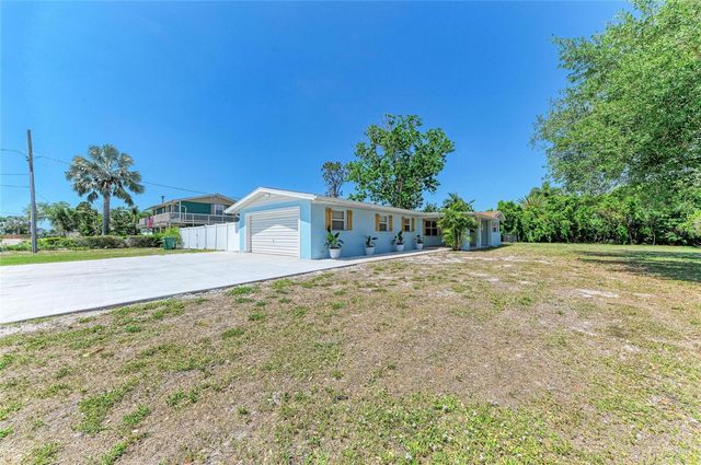 2401 10TH STREET W, Palmetto, FL 34221