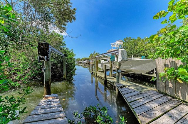 2401 10TH STREET W, Palmetto, FL 34221