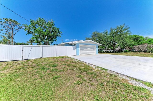 2401 10TH STREET W, Palmetto, FL 34221