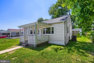 3 HONEYCOMB RD, Middle River, MD 21220