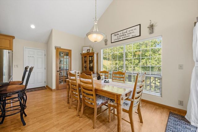 258 Circle Oaks Dr, Napa, CA 94558