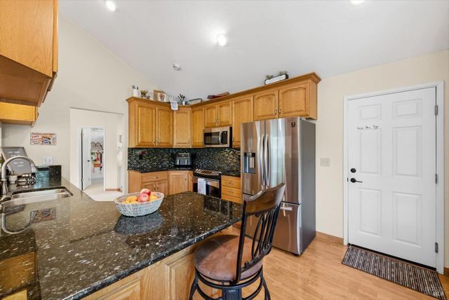 258 Circle Oaks Dr, Napa, CA 94558