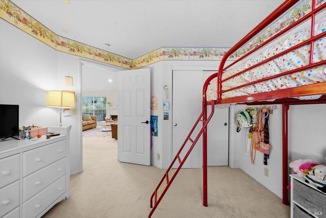 258 Circle Oaks Dr, Napa, CA 94558