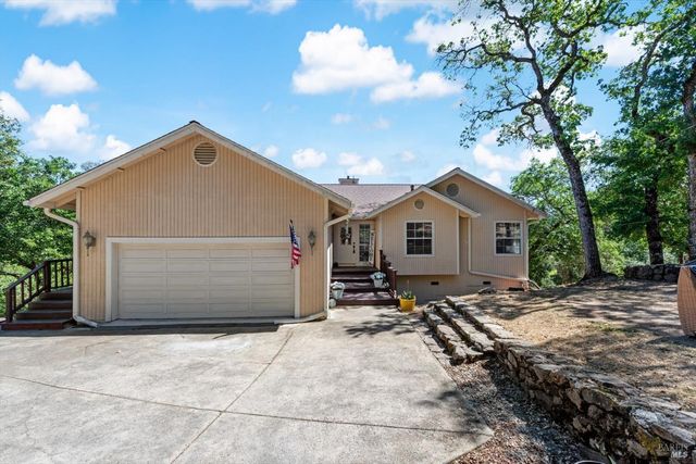 258 Circle Oaks Dr, Napa, CA 94558