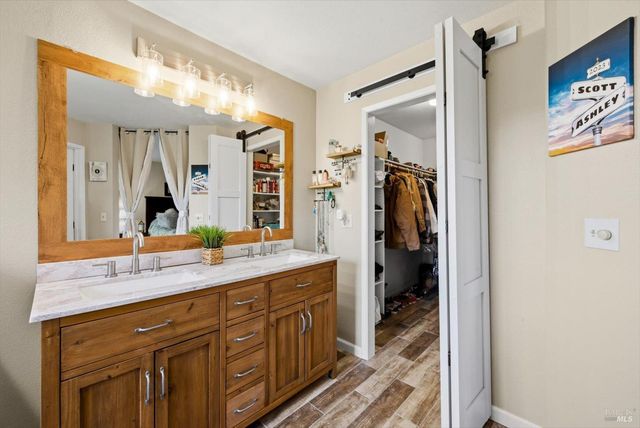 258 Circle Oaks Dr, Napa, CA 94558