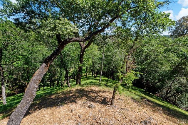 258 Circle Oaks Dr, Napa, CA 94558