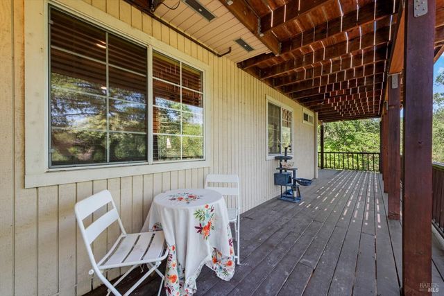 258 Circle Oaks Dr, Napa, CA 94558