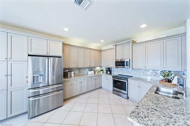 11546 Meadowrun CIR, Fort Myers, FL 33913