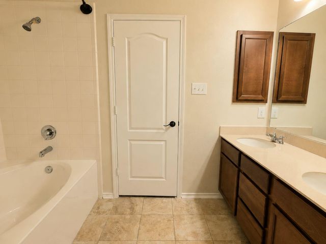 175 Six Shooter DR, Kyle, TX 78640