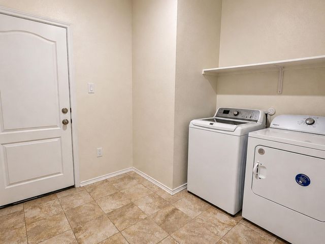 175 Six Shooter DR, Kyle, TX 78640