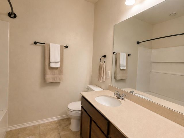 175 Six Shooter DR, Kyle, TX 78640