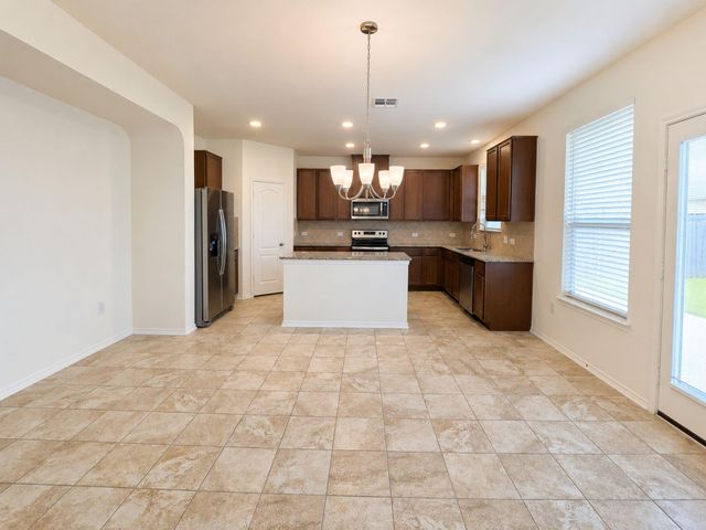 175 Six Shooter DR, Kyle, TX 78640