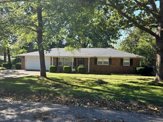 2707 Ridgewood Drive, West Plains, MO 65775