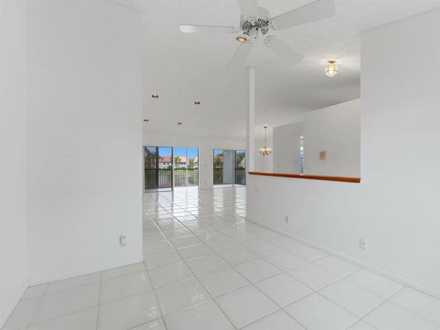 14383 Via Royale 3, Delray Beach, FL 33446
