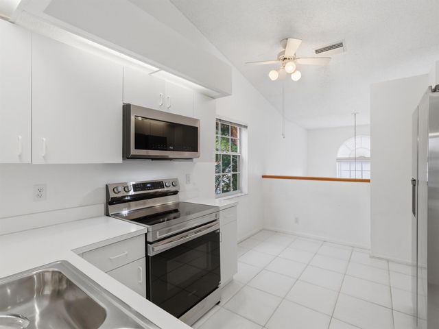 14383 Via Royale 3, Delray Beach, FL 33446