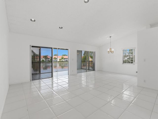 14383 Via Royale 3, Delray Beach, FL 33446