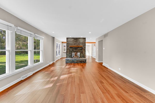 106 Cornwall Drive, Crete, IL 60417