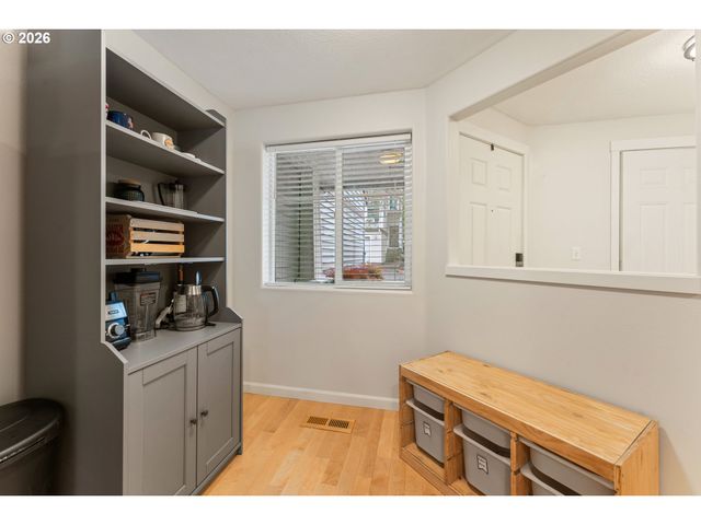 10731 Sw CANTERBURY Ln 103, Portland, OR 97224