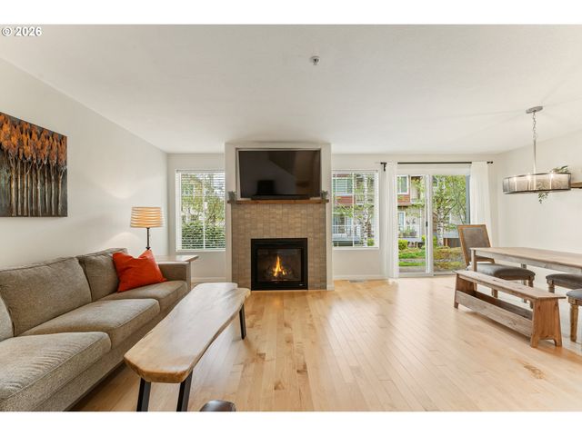 10731 Sw CANTERBURY Ln 103, Portland, OR 97224