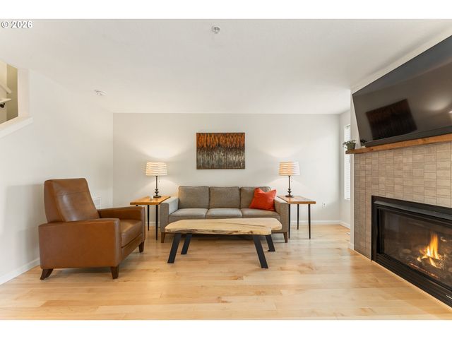 10731 Sw CANTERBURY Ln 103, Portland, OR 97224