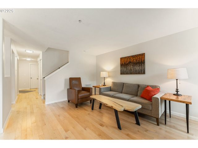 10731 Sw CANTERBURY Ln 103, Portland, OR 97224