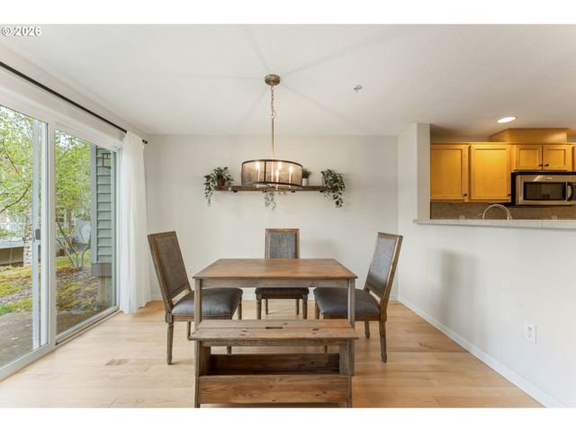 10731 Sw CANTERBURY Ln 103, Portland, OR 97224