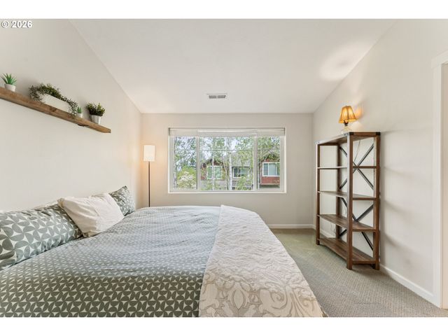 10731 Sw CANTERBURY Ln 103, Portland, OR 97224