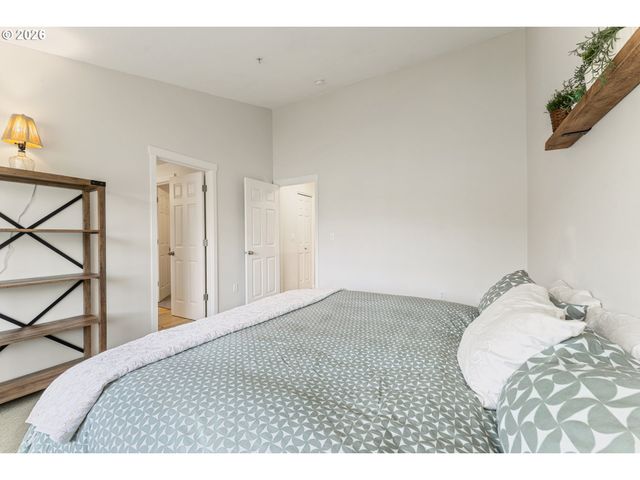 10731 Sw CANTERBURY Ln 103, Portland, OR 97224