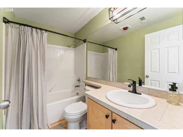 10731 Sw CANTERBURY Ln 103, Portland, OR 97224