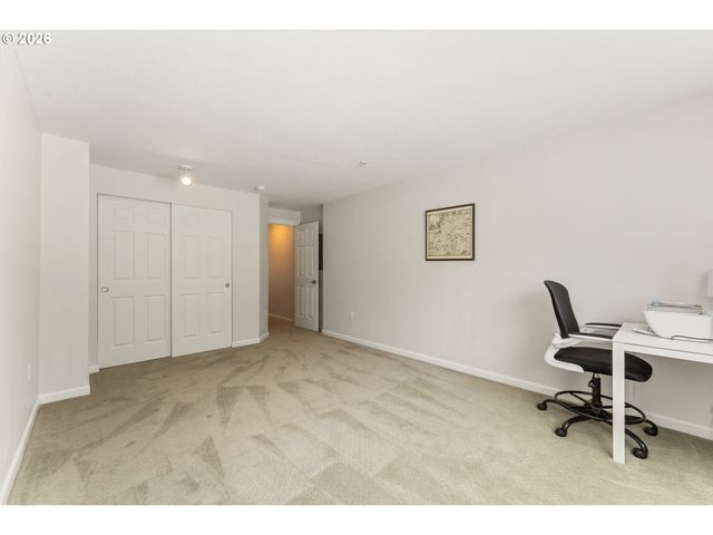 10731 Sw CANTERBURY Ln 103, Portland, OR 97224