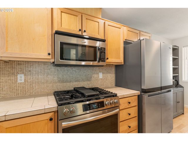 10731 Sw CANTERBURY Ln 103, Portland, OR 97224