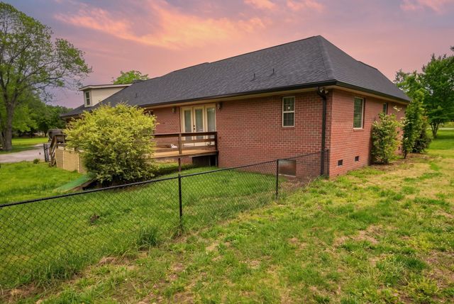 1900 Rocky Valley Rd, Lebanon, TN 37090