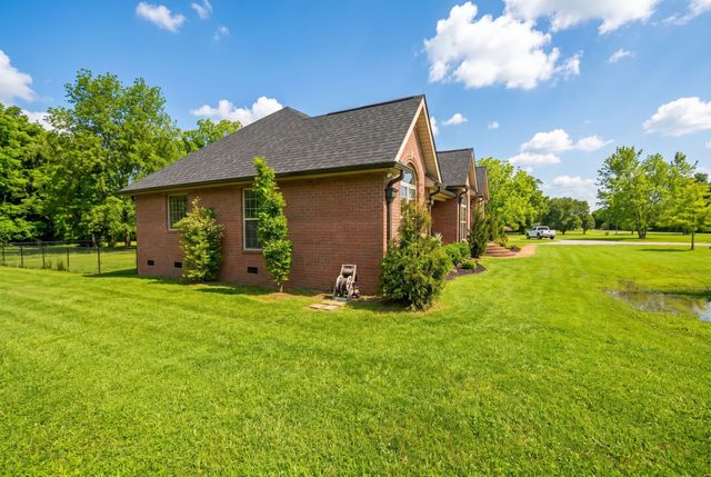 1900 Rocky Valley Rd, Lebanon, TN 37090