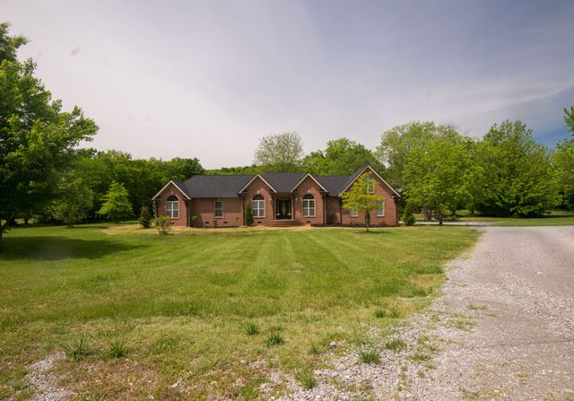 1900 Rocky Valley Rd, Lebanon, TN 37090