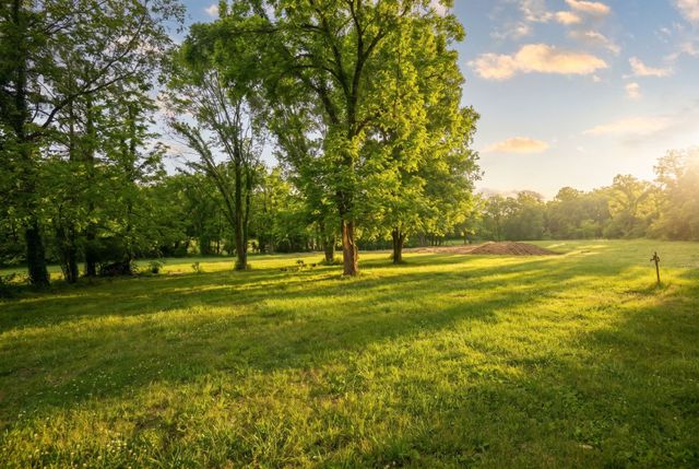 1900 Rocky Valley Rd, Lebanon, TN 37090
