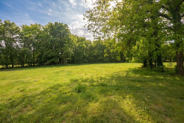1900 Rocky Valley Rd, Lebanon, TN 37090