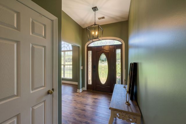 1900 Rocky Valley Rd, Lebanon, TN 37090