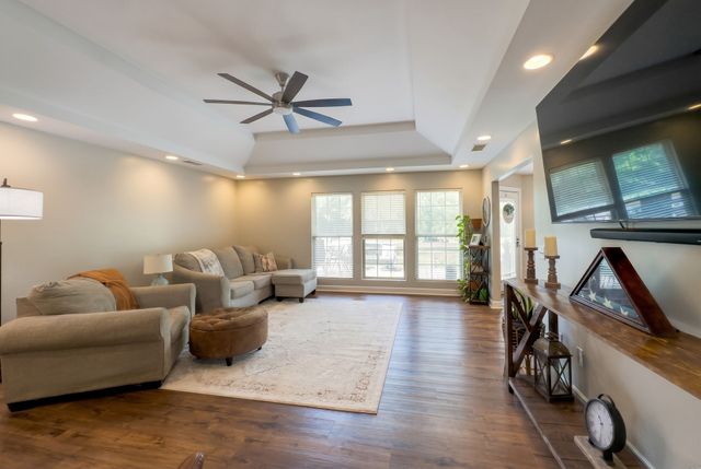 1900 Rocky Valley Rd, Lebanon, TN 37090
