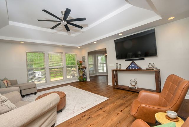 1900 Rocky Valley Rd, Lebanon, TN 37090
