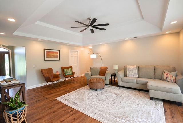 1900 Rocky Valley Rd, Lebanon, TN 37090