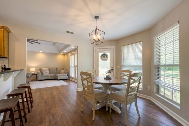 1900 Rocky Valley Rd, Lebanon, TN 37090