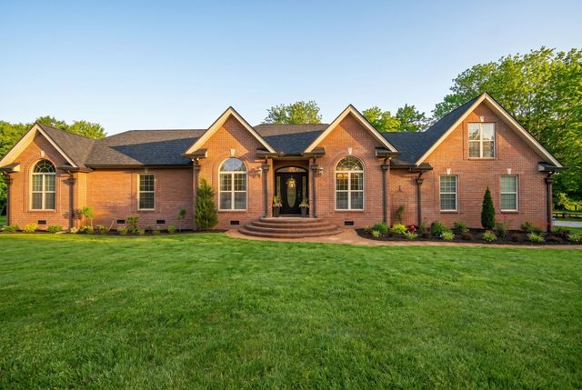 1900 Rocky Valley Rd, Lebanon, TN 37090