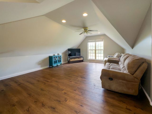 1900 Rocky Valley Rd, Lebanon, TN 37090