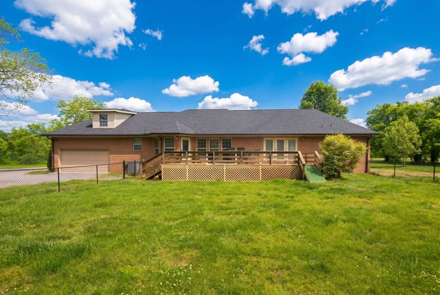1900 Rocky Valley Rd, Lebanon, TN 37090