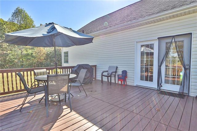 3734 Westwood Road, Hamptonville, NC 27020