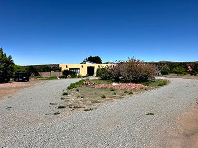 47A Camino Montoya, Santa Fe, NM 87507