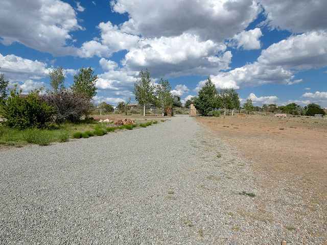 47A Camino Montoya, Santa Fe, NM 87507