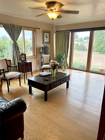 47A Camino Montoya, Santa Fe, NM 87507